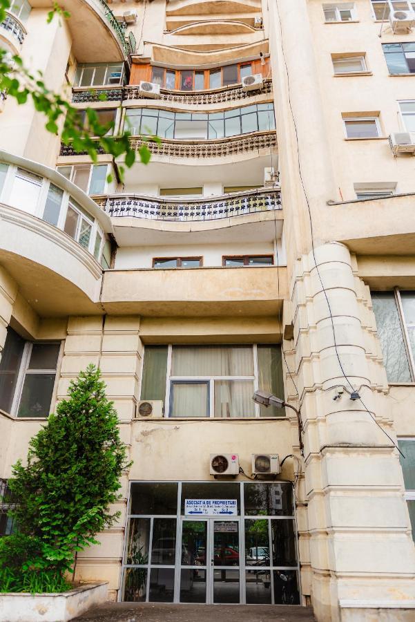 Comfy Apartment With Private Parking And Netflix Bucharest Exterior photo