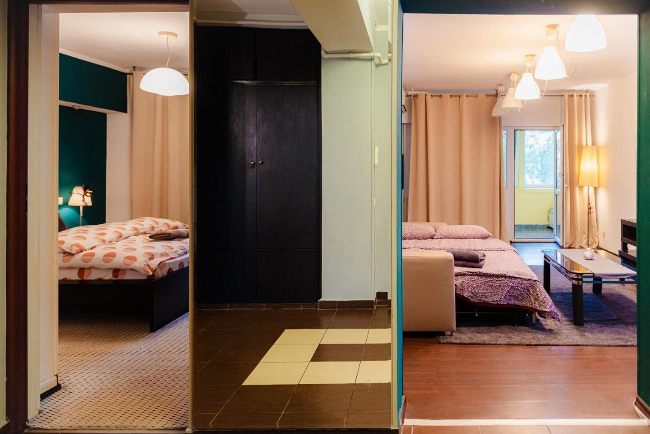 Comfy Apartment With Private Parking And Netflix Bucharest Exterior photo